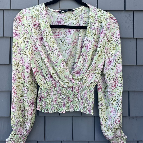 Zara Floral Blouse EUC Size M - Picture 2 of 3